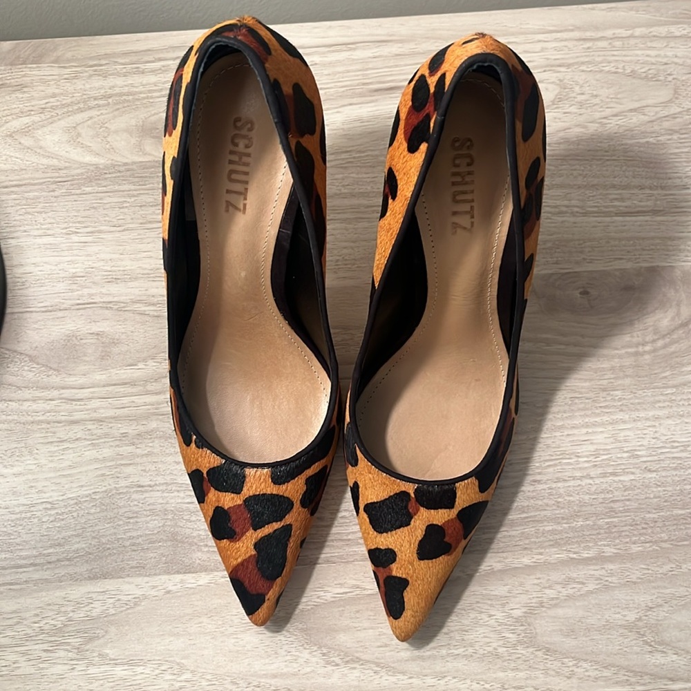 Leopard print Schutz pump - Picture 2 of 6